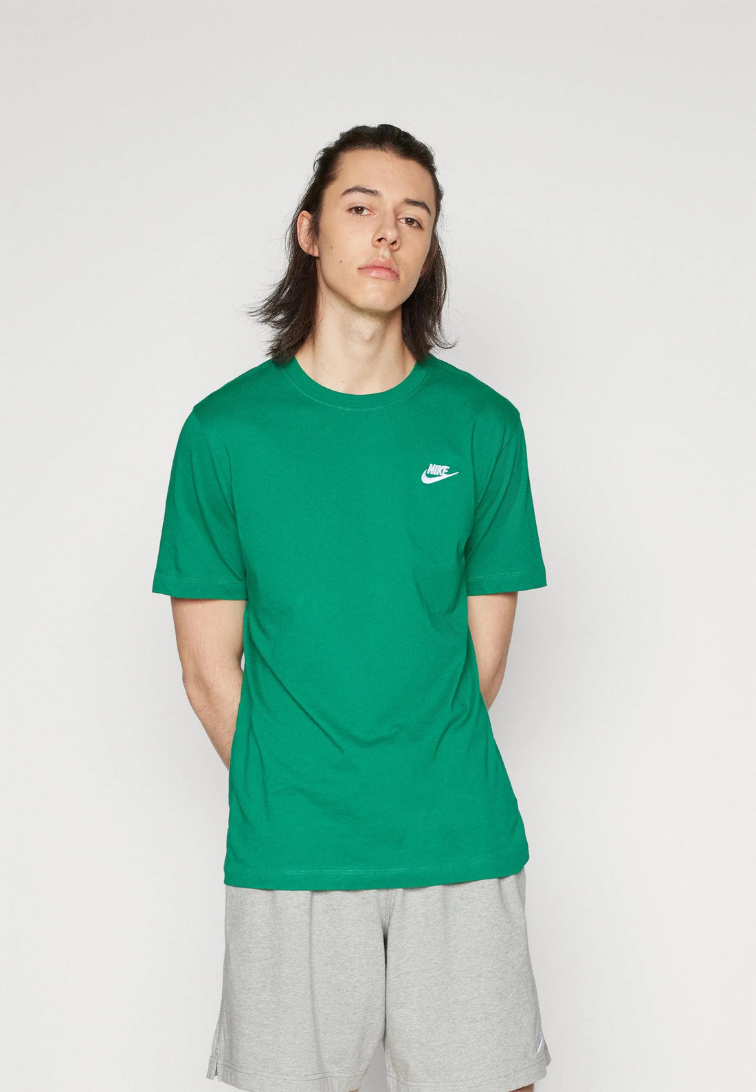 T-shirt Nike Sportswear Club 100 green