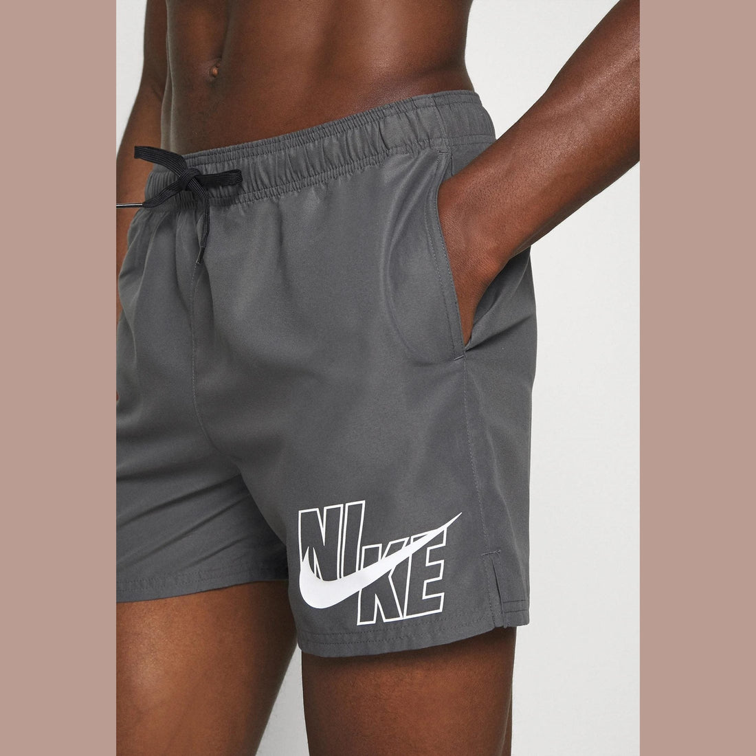 Costume Nike Logo 5'' Volley Short iron grey