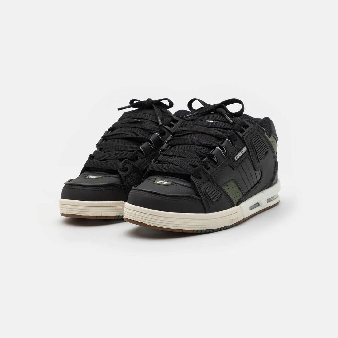 Sneakers Globe Sabre black combat