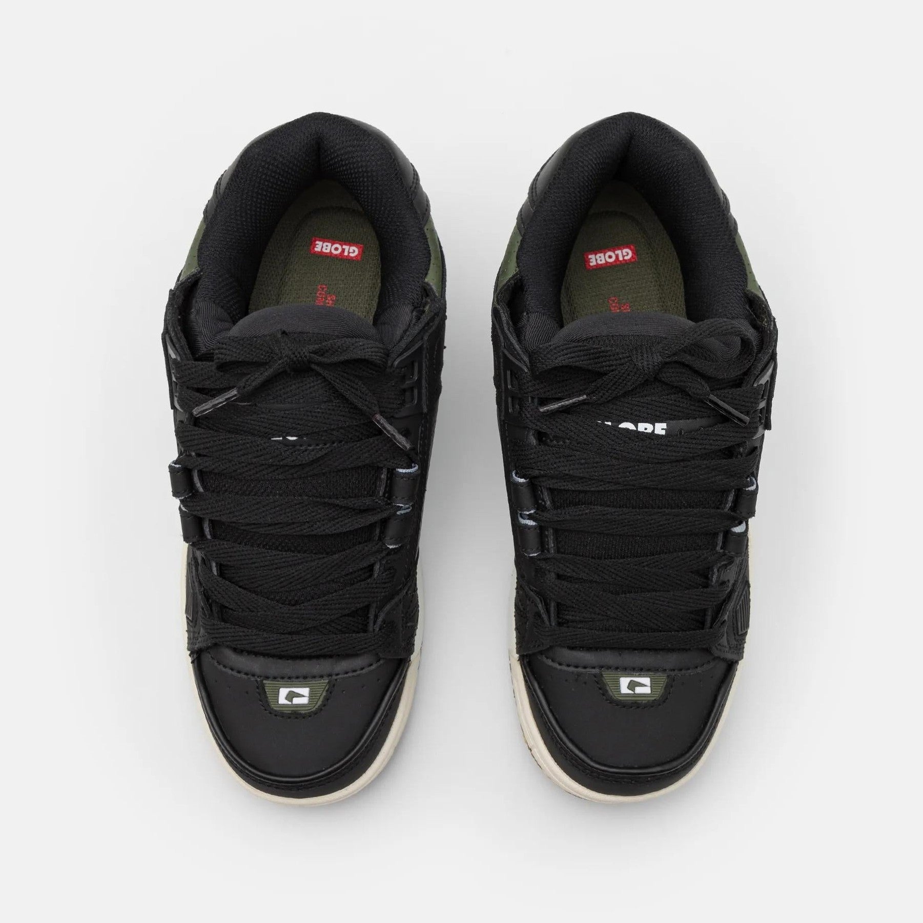 Sneakers Globe Sabre black combat