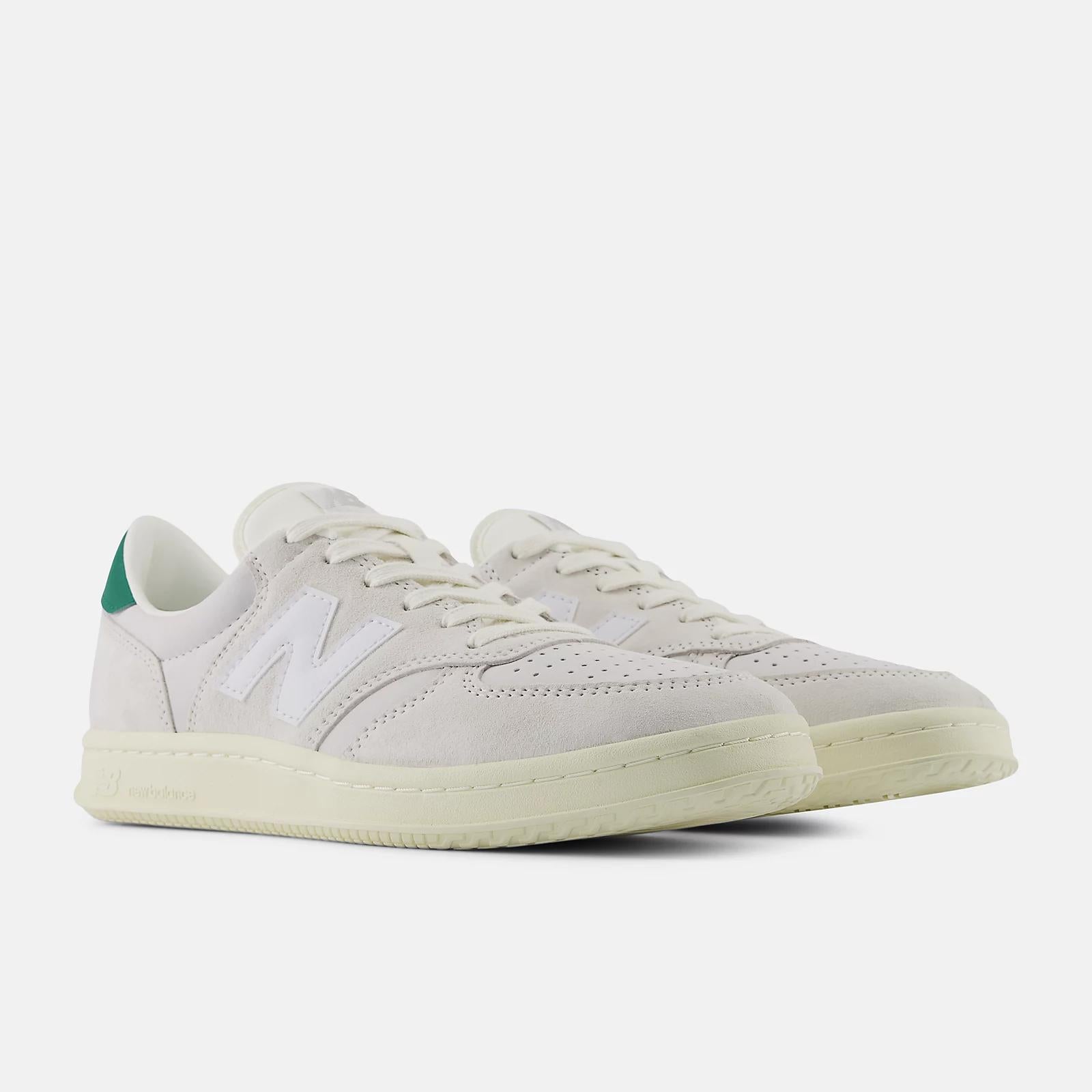 Sneakers New Balance T500 green