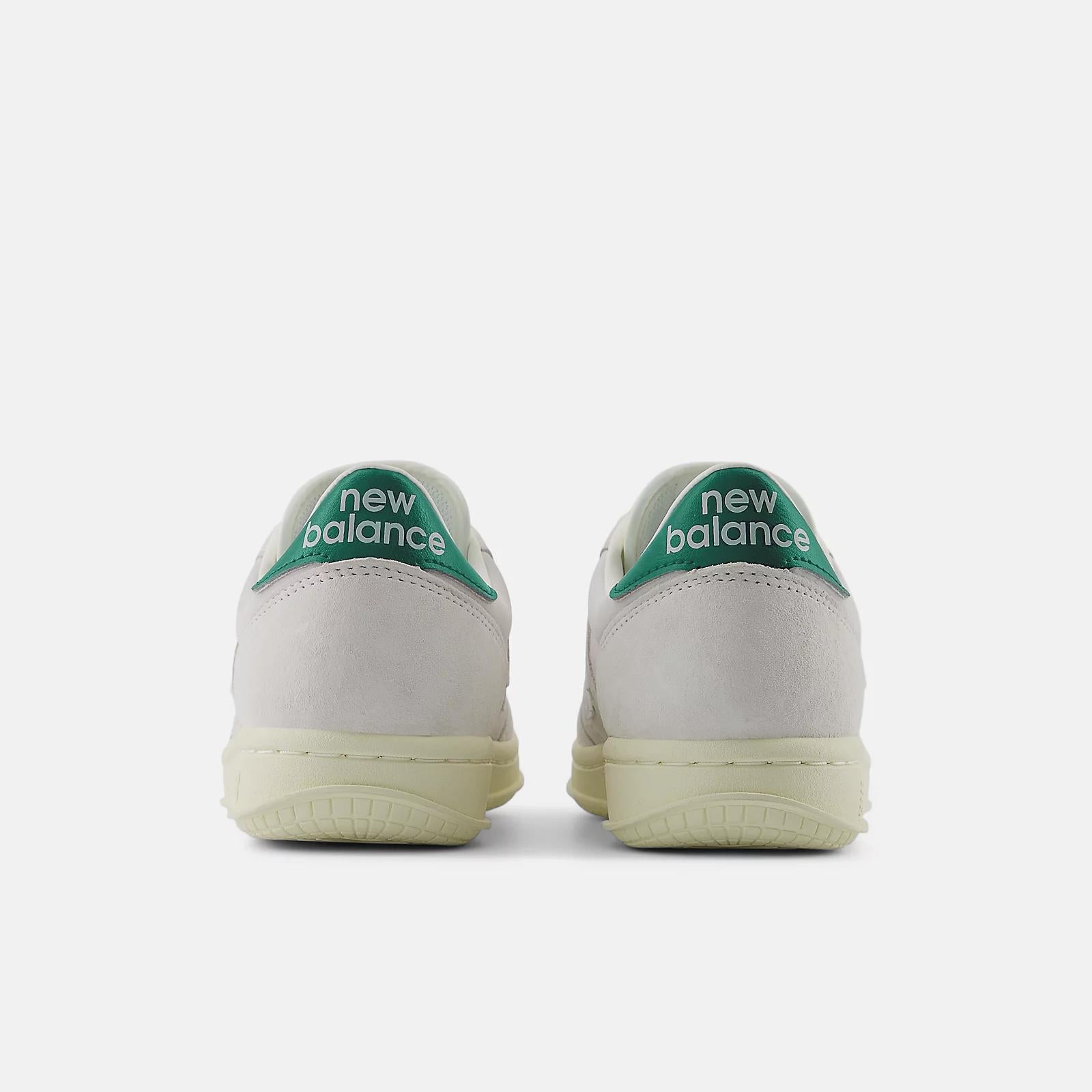 Sneakers New Balance T500 green