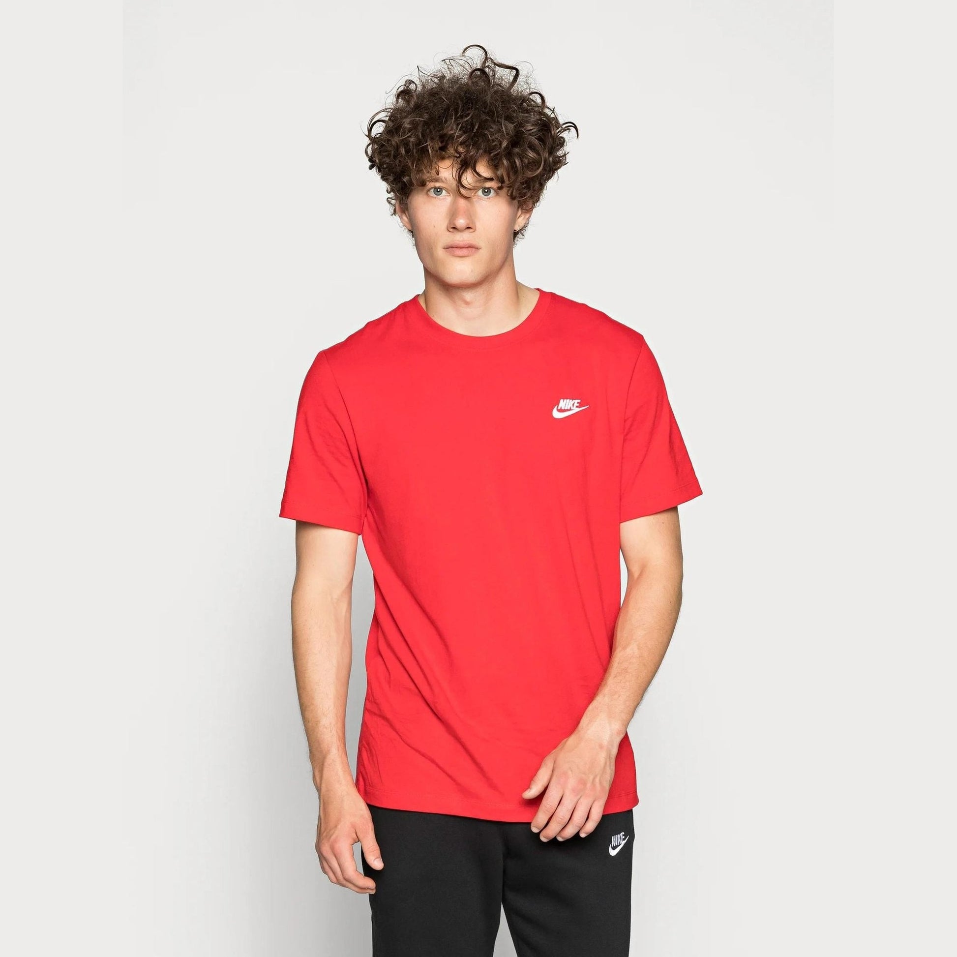 T-shirt Nike Sportswear Club 657 university red