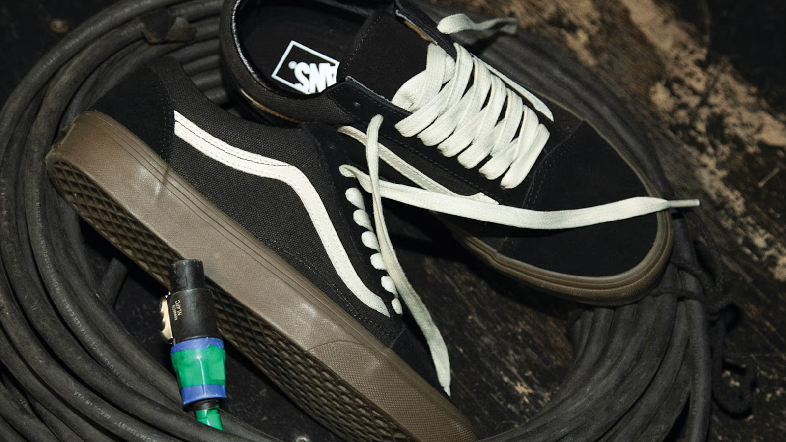 Scopri la collezione Vans  – scarpe iconiche e abbigliamento casual dallo stile inconfondibileslider_item_G6Hjg9